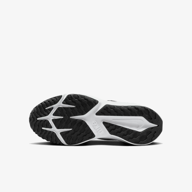NIKE Superge Star Runner 4 