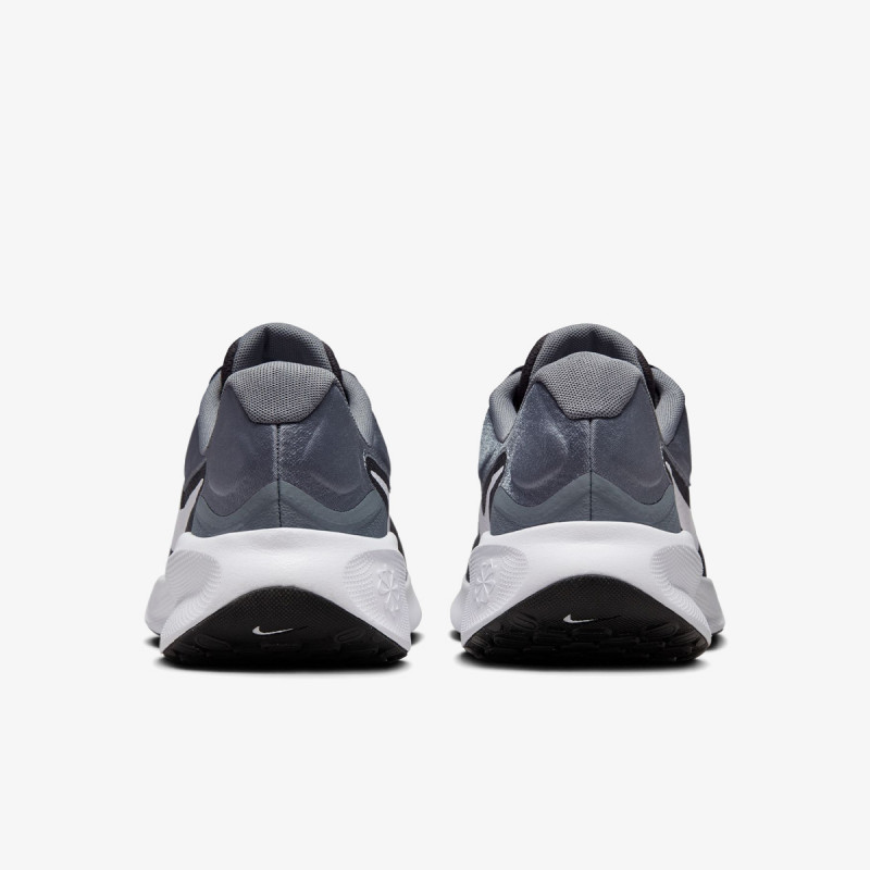 NIKE Superge Revolution 7 