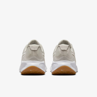 NIKE Superge Revolution 7 
