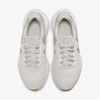 NIKE Superge Revolution 7 