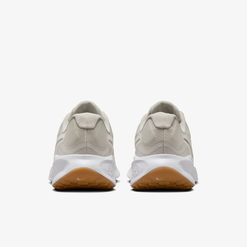 NIKE Superge Revolution 7 