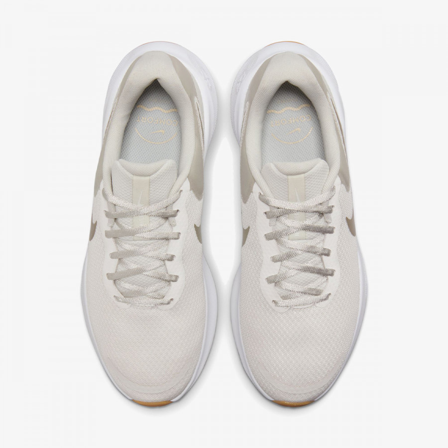 NIKE Superge Revolution 7 