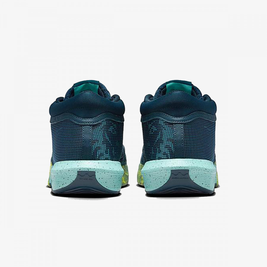 NIKE Superge LeBron Witness VIII 