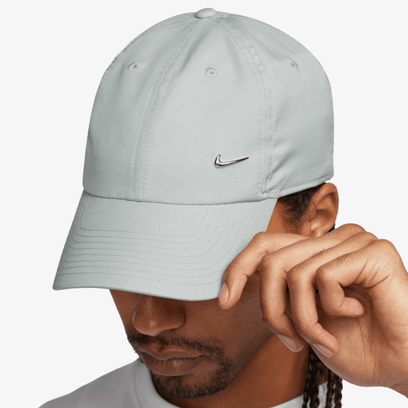 NIKE KAPE S ŠILTOM Dri-FIT Club 