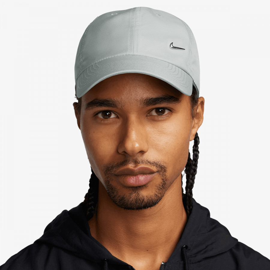 NIKE KAPE S ŠILTOM Dri-FIT Club 