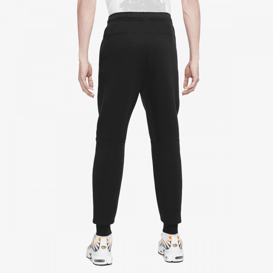 NIKE SPODNJI DELI TRENIRKE Tech Fleece 