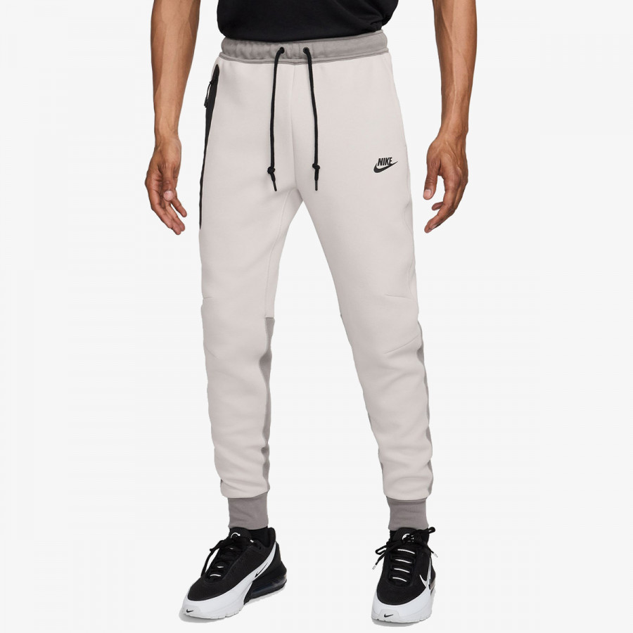 NIKE SPODNJI DELI TRENIRKE Tech Fleece 