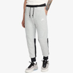 NIKE SPODNJI DELI TRENIRKE Tech Fleece 
