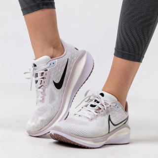 NIKE Superge W NIKE VOMERO 17 