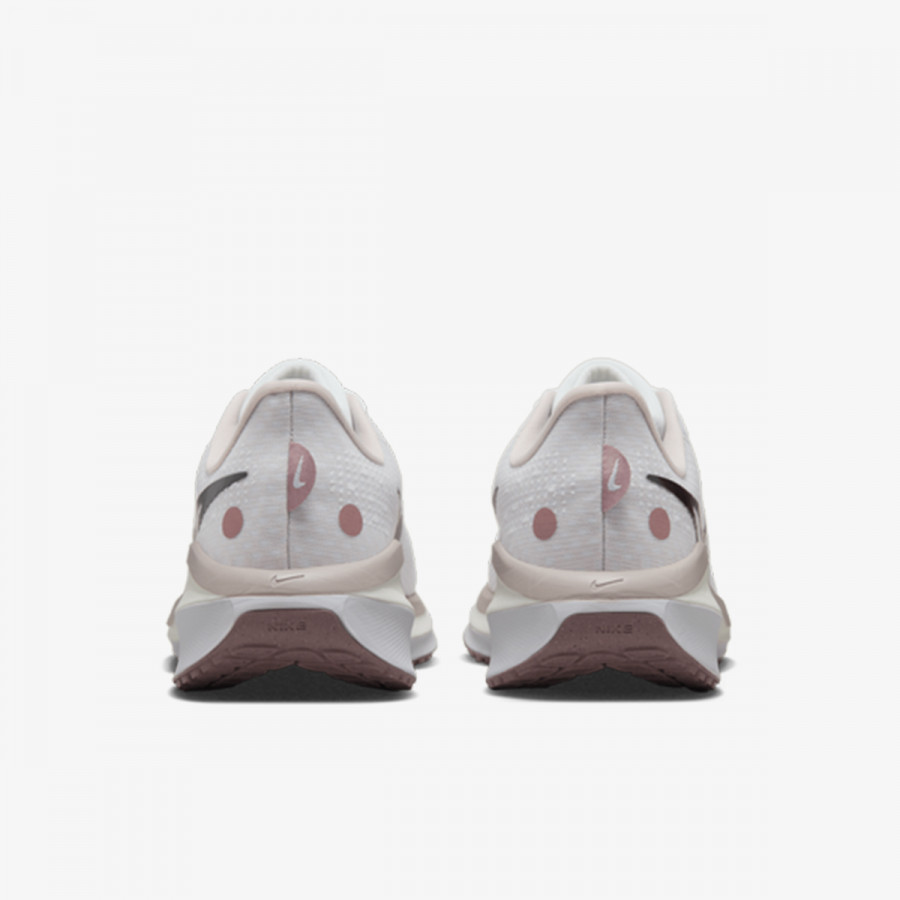NIKE Superge W NIKE VOMERO 17 