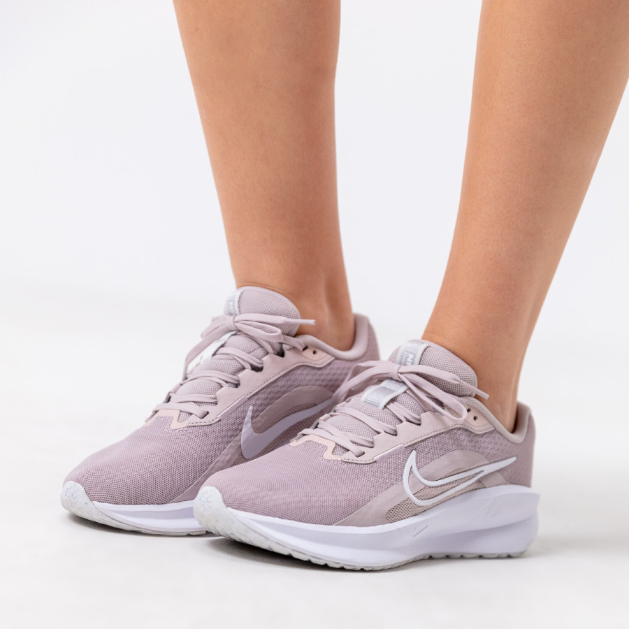 NIKE Superge Downshifter 13 