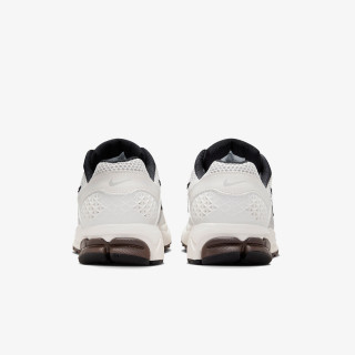 NIKE Superge Zoom Vomero 5 