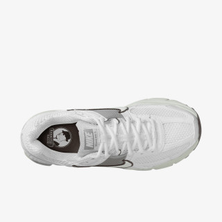NIKE Superge Zoom Vomero 5 