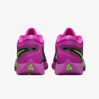 NIKE Superge Giannis Freak 6 