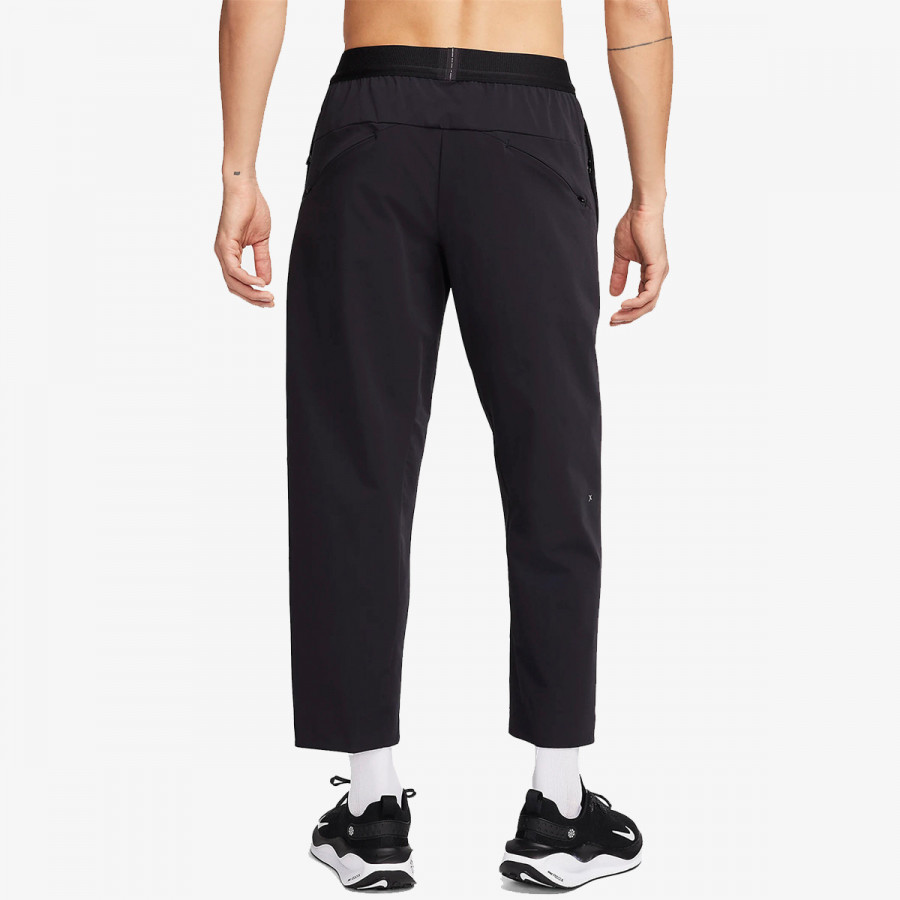 NIKE SPODNJI DELI TRENIRKE M NK DF APS WOVEN PANT 