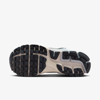 NIKE Superge Zoom Vomero 5 C.O.R. 