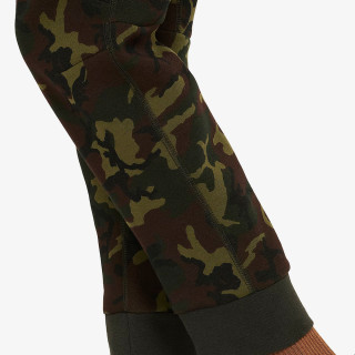 NIKE SPODNJI DELI TRENIRKE B NSW TCH FLC CAMO BOTTOM 