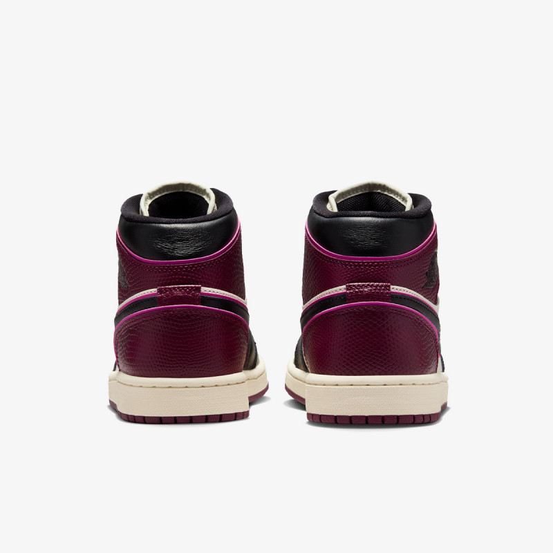 NIKE Superge Air Jordan 1 Mid SE 