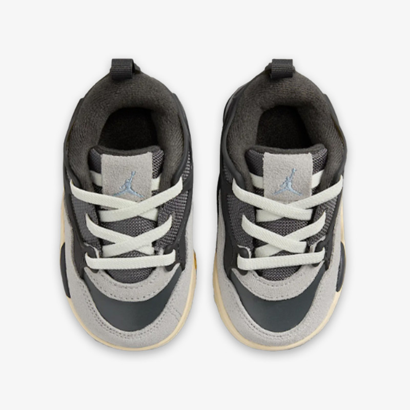 NIKE Superge Air Jordan 4 RM 