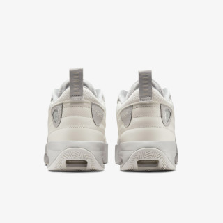 NIKE Superge Jordan Max Aura 6 