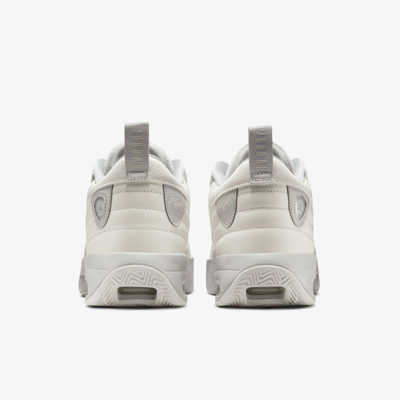 NIKE Superge Jordan Max Aura 6 