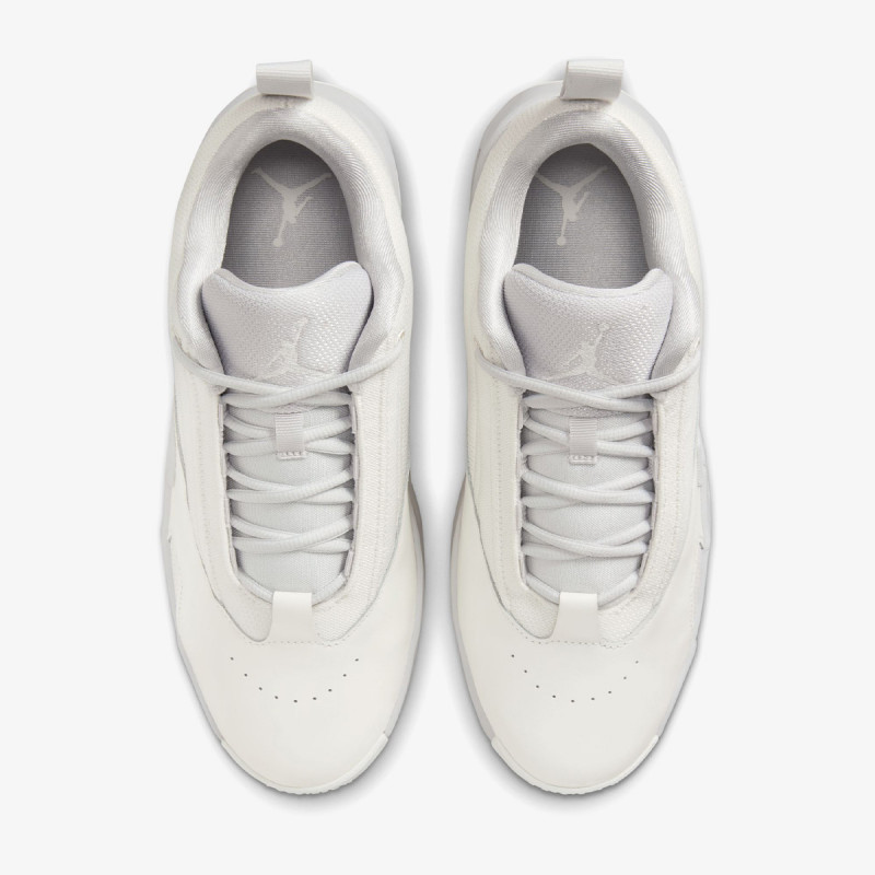 NIKE Superge Jordan Max Aura 6 
