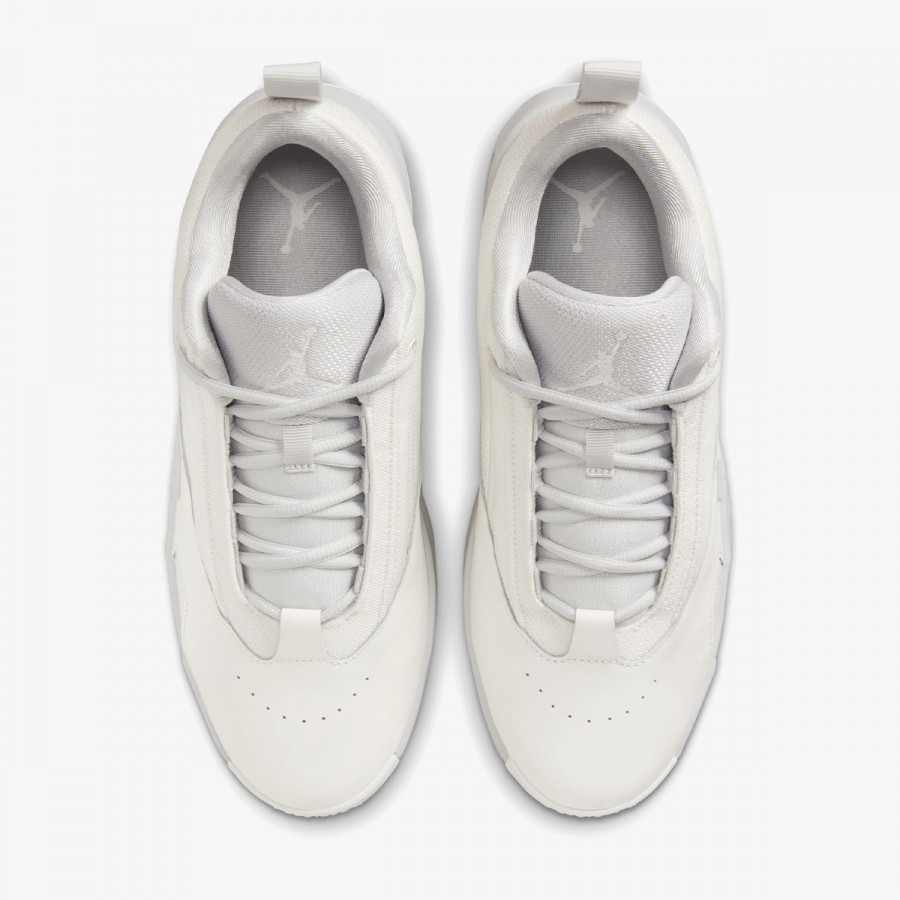 NIKE Superge Jordan Max Aura 6 