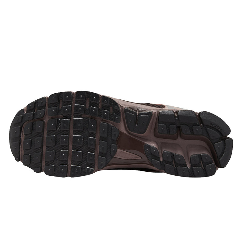 NIKE Superge WMNS NIKE VOMERO 5 UT 