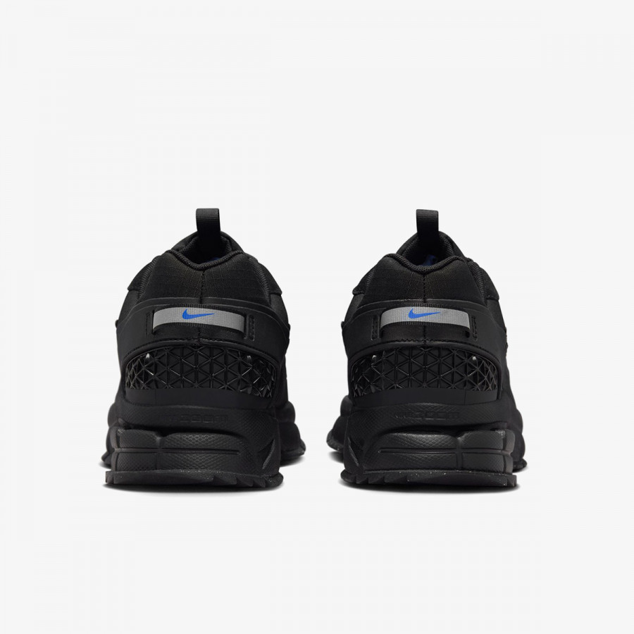 NIKE Superge Vomero Roam 