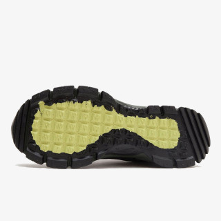 NIKE Superge Vomero Roam 
