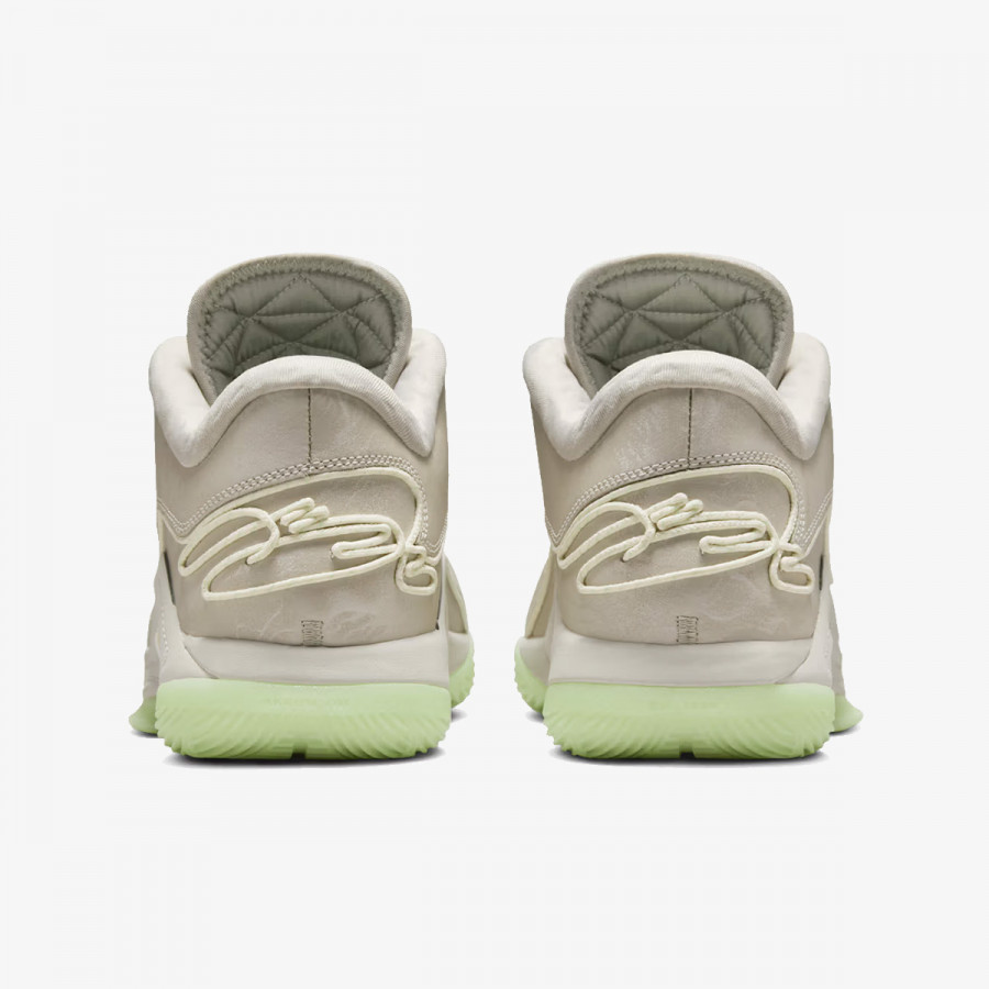 NIKE Superge LeBron 22 