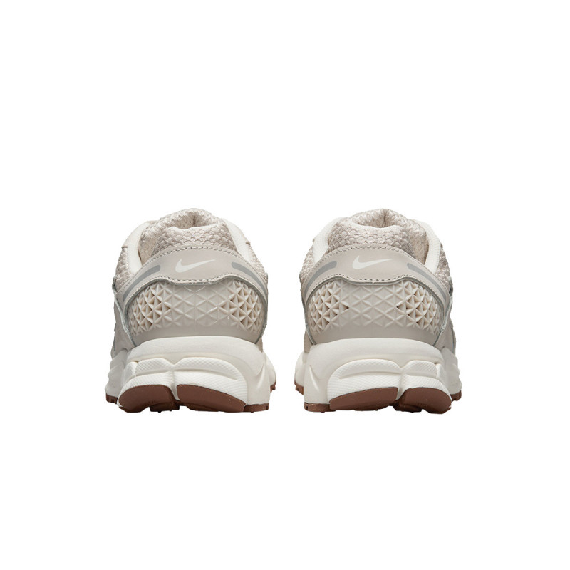 NIKE Superge W NIKE VOMERO 5 NA 