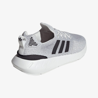 adidas Superge SWIFT RUN 22 W 