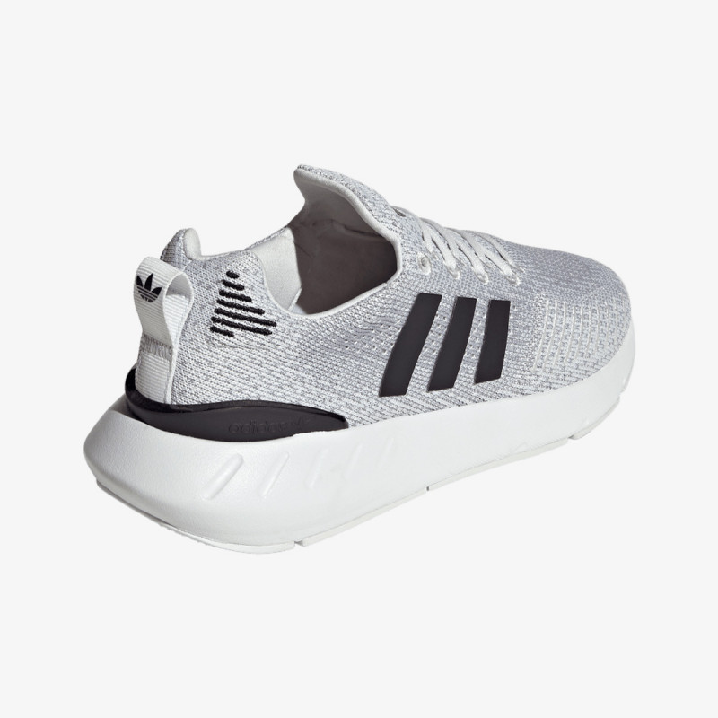 adidas Superge SWIFT RUN 22 W 