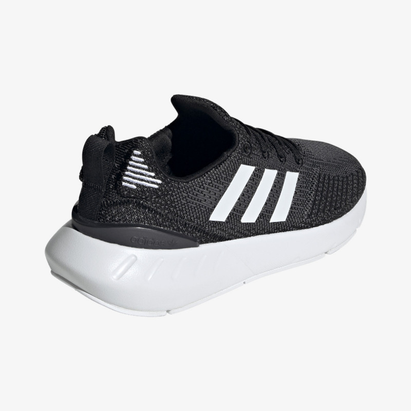 adidas Superge SWIFT RUN 22 W 