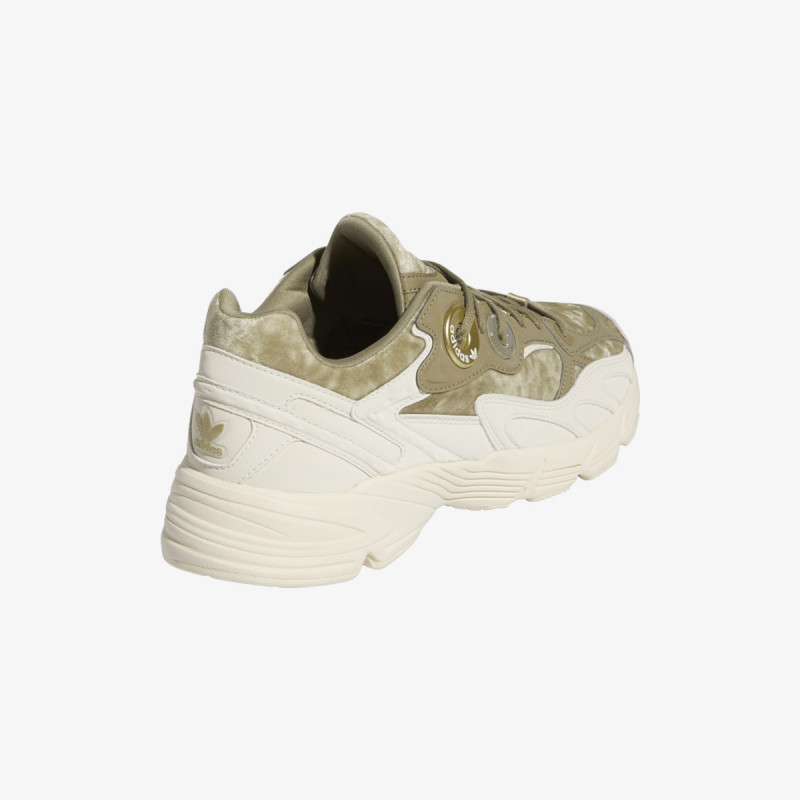 adidas Superge Astir 