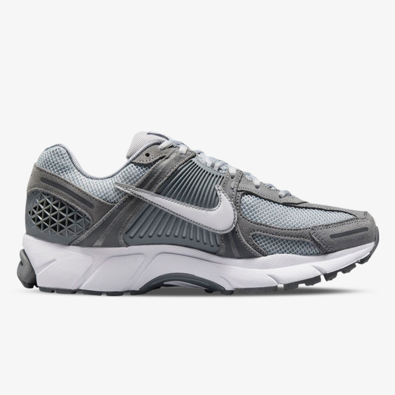 NIKE Superge Vomero 5 