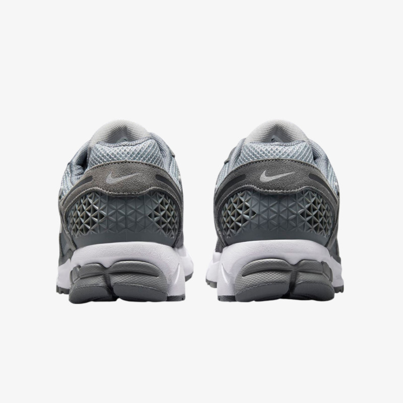 NIKE Superge Vomero 5 