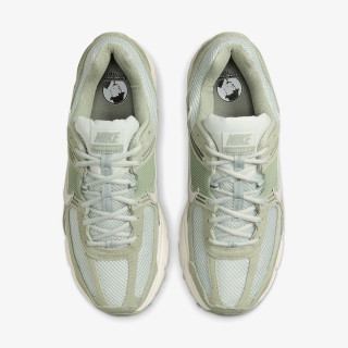 NIKE Superge Vomero 5 