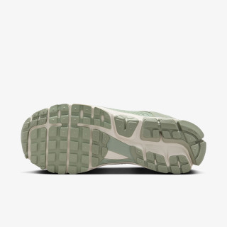 NIKE Superge Vomero 5 