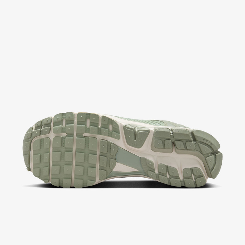 NIKE Superge Vomero 5 