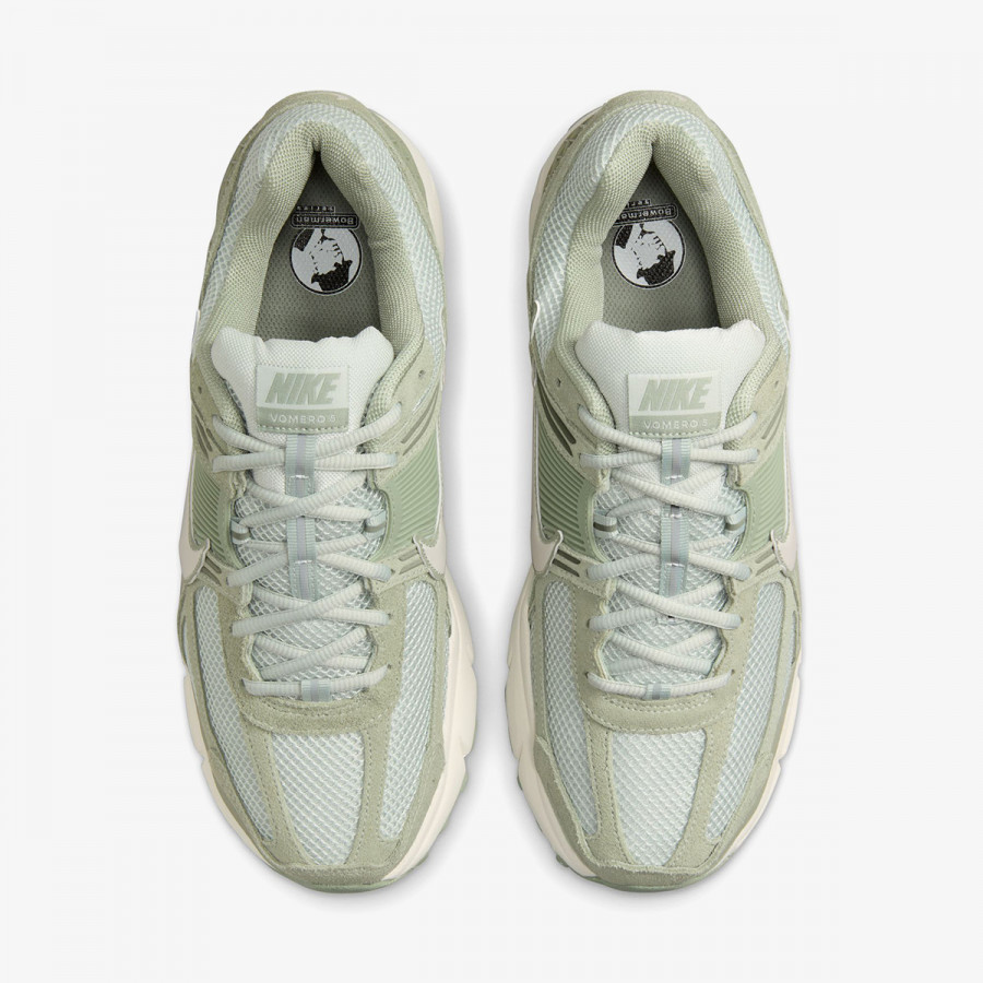 NIKE Superge Vomero 5 