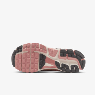 NIKE Superge W NIKE ZOOM VOMERO 5 NEWS 