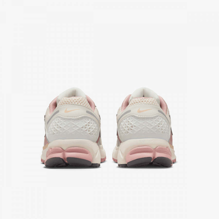 NIKE Superge W NIKE ZOOM VOMERO 5 NEWS 