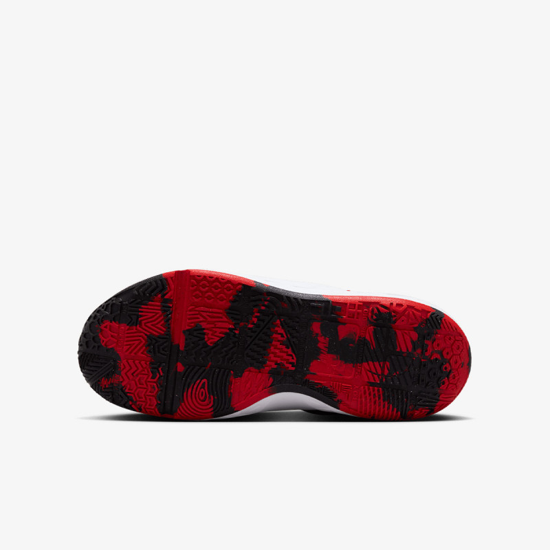 NIKE Superge TEAM HUSTLE D 12 GS 
