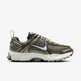 NIKE Superge Vomero 5 