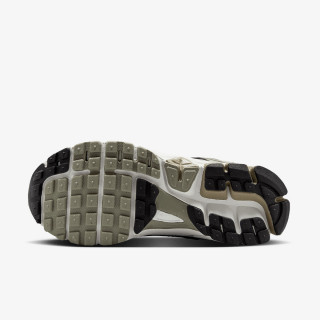 NIKE Superge Vomero 5 