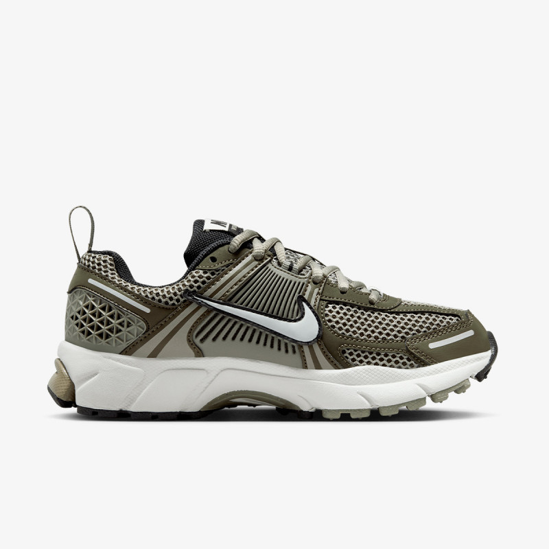 NIKE Superge Vomero 5 