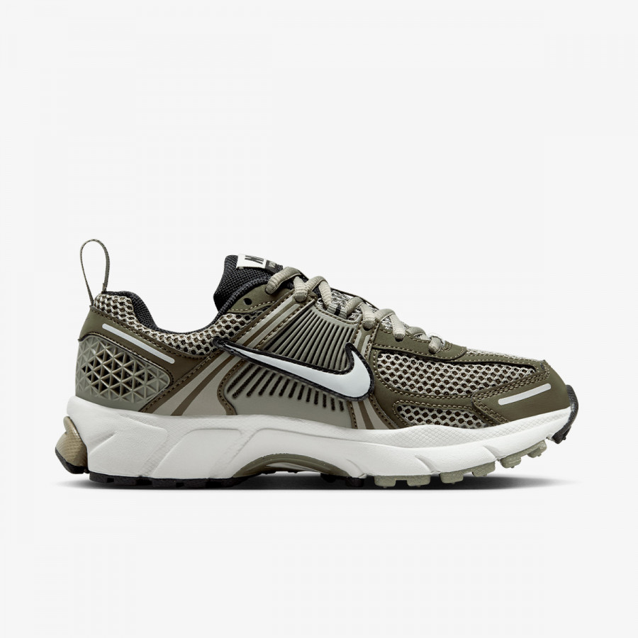 NIKE Superge Vomero 5 