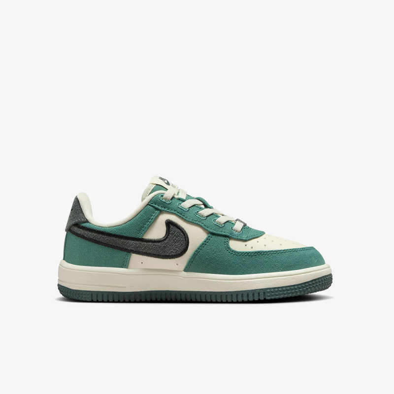 NIKE Superge Force 1 LV8 3 